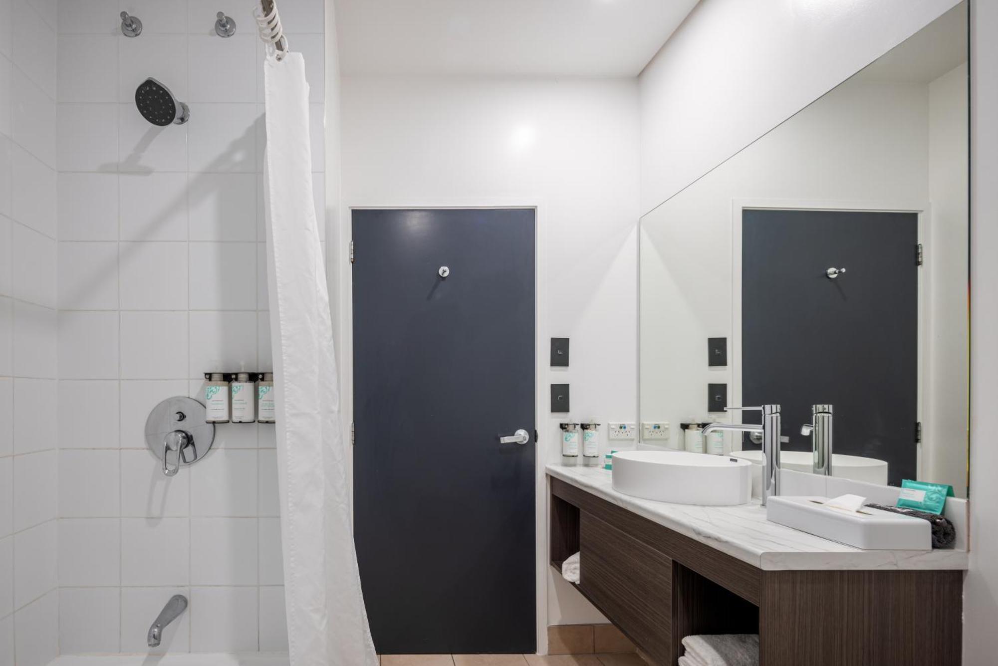 Heartland Hotel Auckland Airport Exterior photo